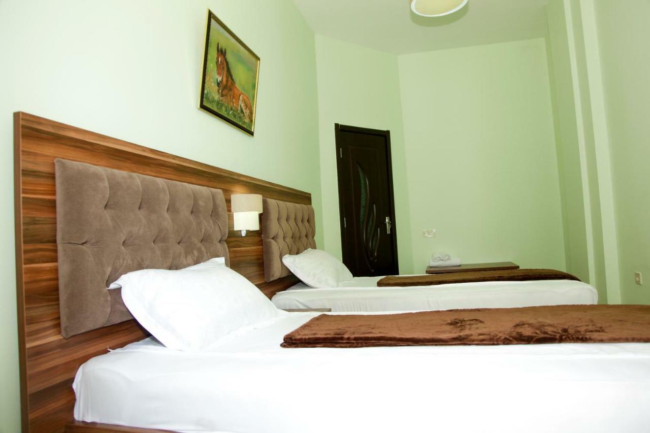 Hotel Grand Zugdidi Eksteriør bilde