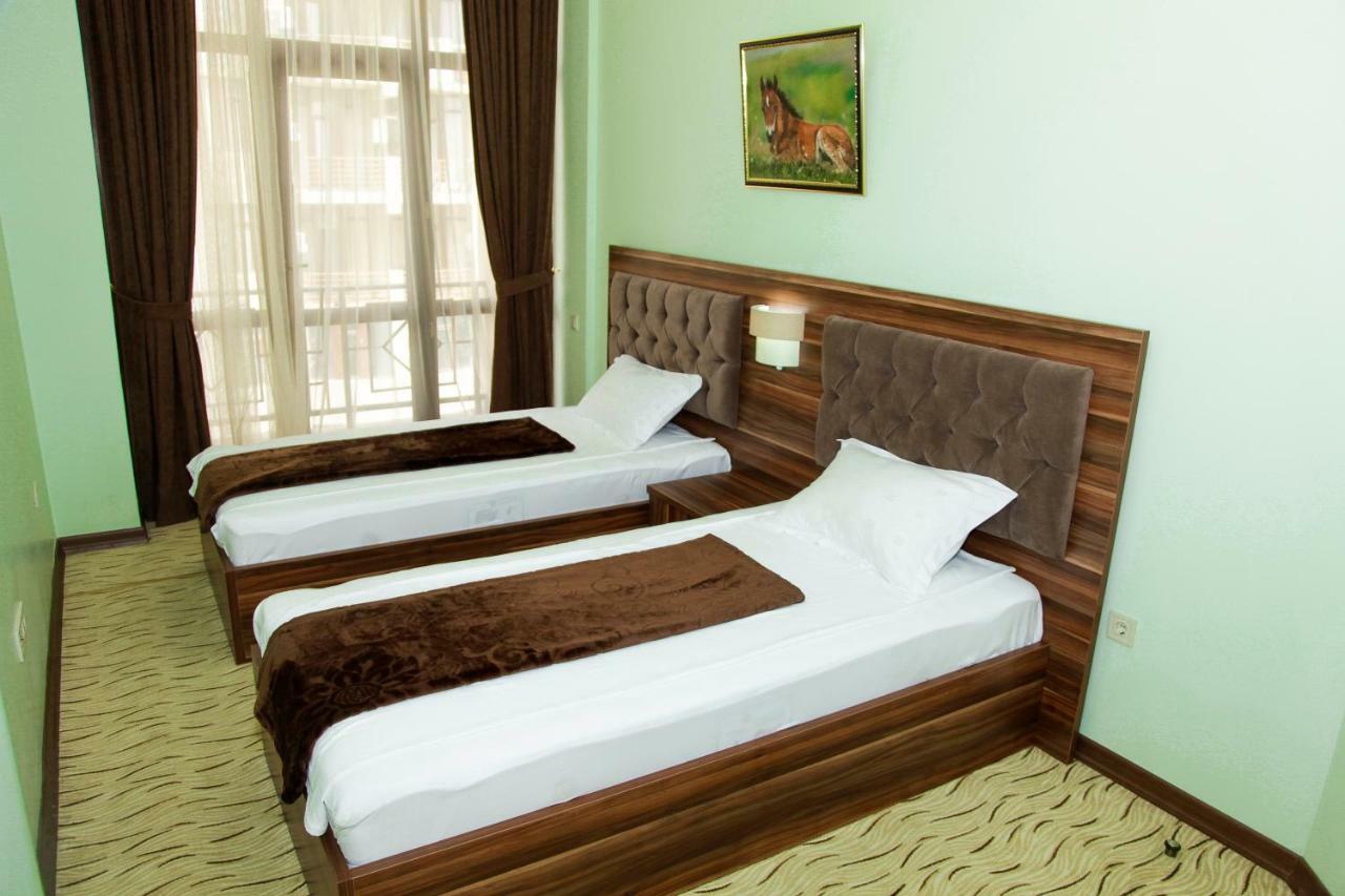 Hotel Grand Zugdidi Eksteriør bilde