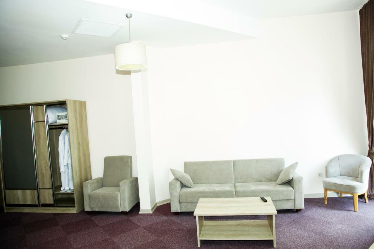 Hotel Grand Zugdidi Eksteriør bilde