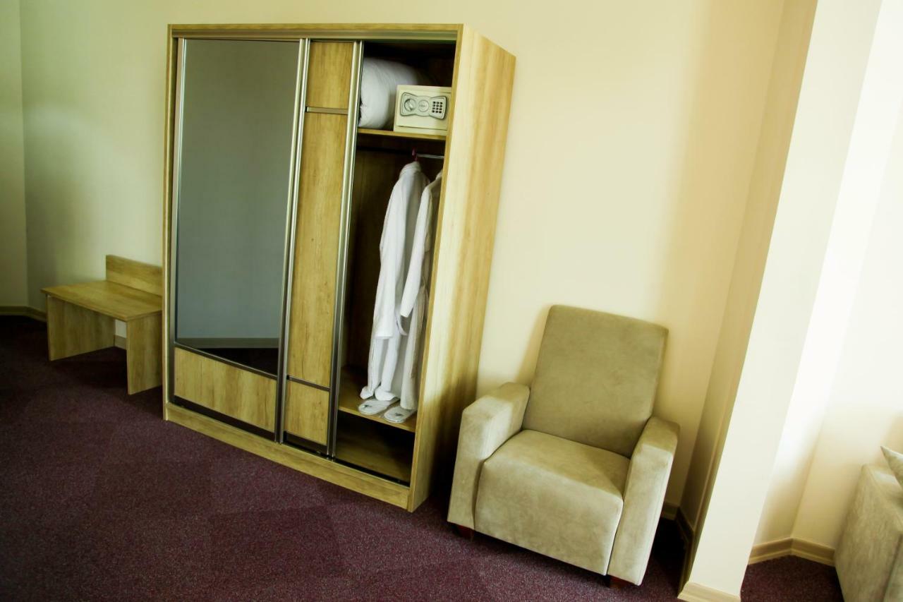 Hotel Grand Zugdidi Eksteriør bilde