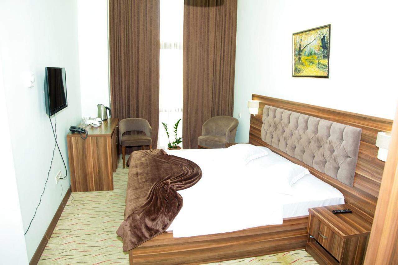 Hotel Grand Zugdidi Eksteriør bilde