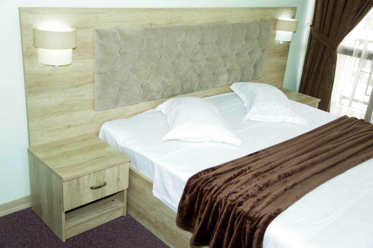 Hotel Grand Zugdidi Eksteriør bilde