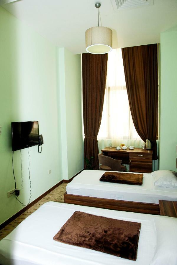 Hotel Grand Zugdidi Eksteriør bilde