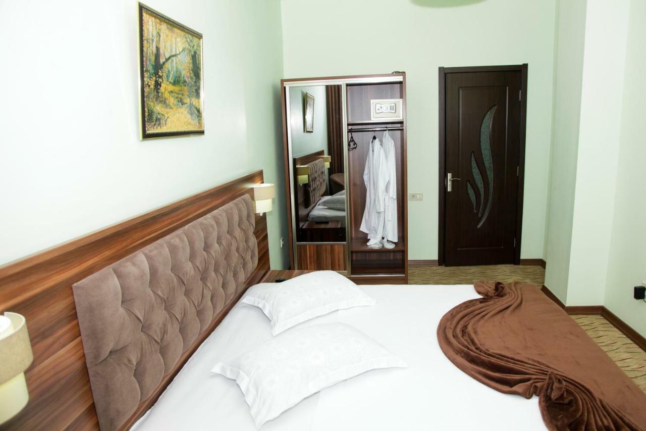 Hotel Grand Zugdidi Eksteriør bilde