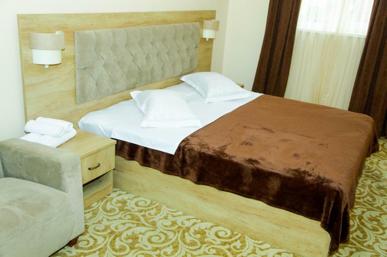 Hotel Grand Zugdidi Eksteriør bilde